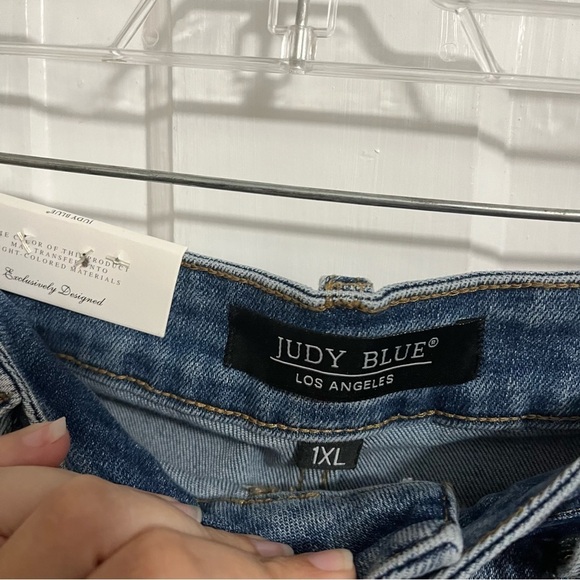 Judy Blue Serape Patch Mid Thigh Shorts Plus Size 1X M2 - Picture 4 of 9